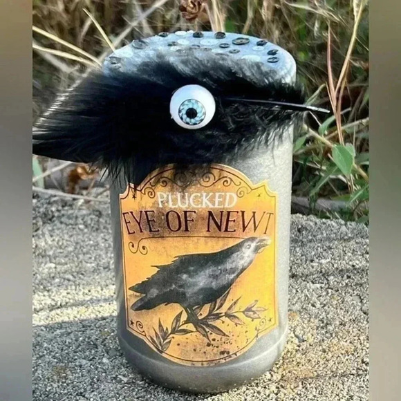 NEW “PLUCKED EYE OF NEWT” Halloween Apothecary/Potion Jar/Bottle with feather - Picture 3 of 10